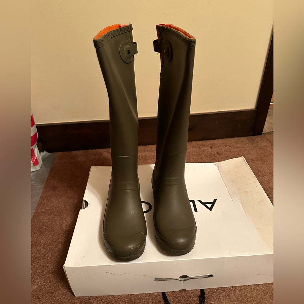 *LIKE NEW*Sz 7-8*ALDO Rain boots